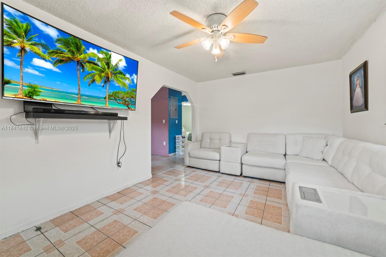 See details / 1690 sq. ft. $ 2025-08-08 0 Photo