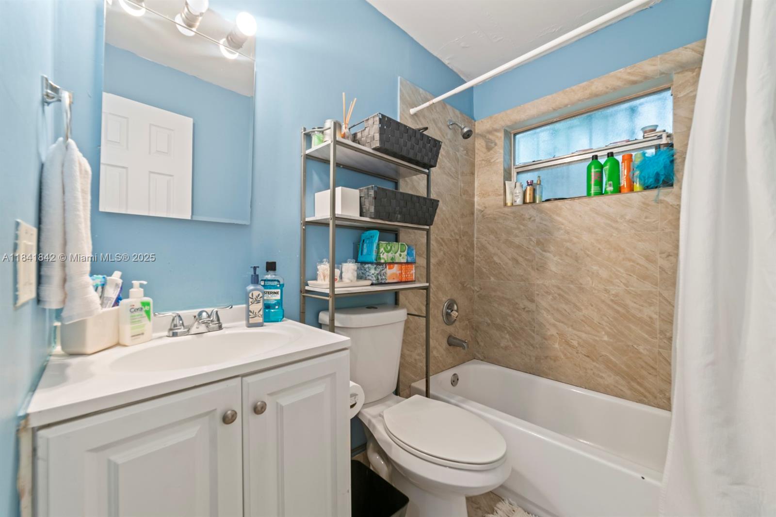 See details / 1690 sq. ft. $ 2025-08-08 0 Photo
