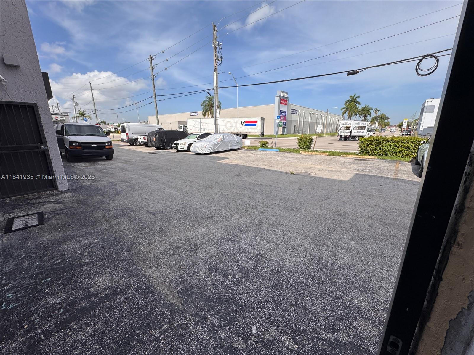 See details 903A / sq. ft. $ 2025-07-16 0 Photo
