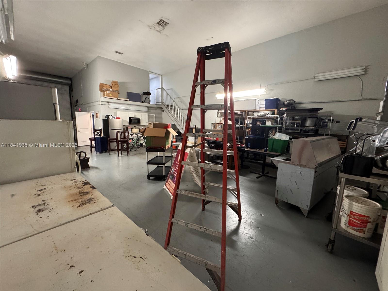 See details 903A / sq. ft. $ 2025-07-16 0 Photo