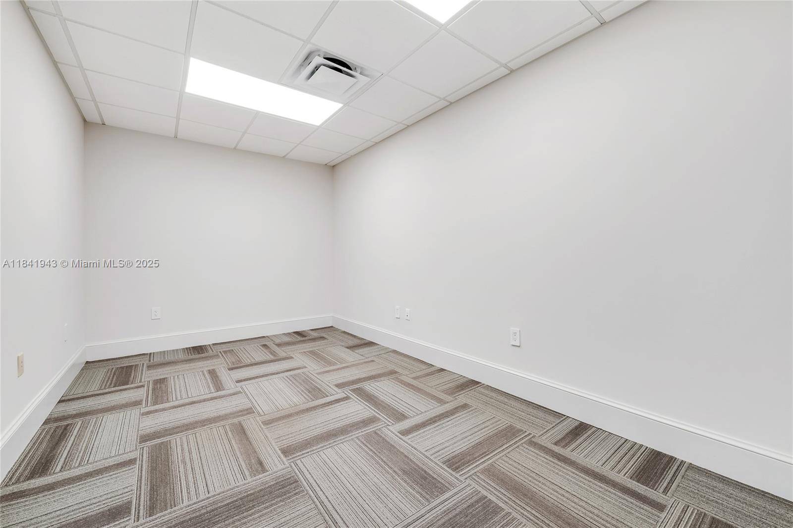 See details 3 / sq. ft. $ 2025-07-16 0 Photo