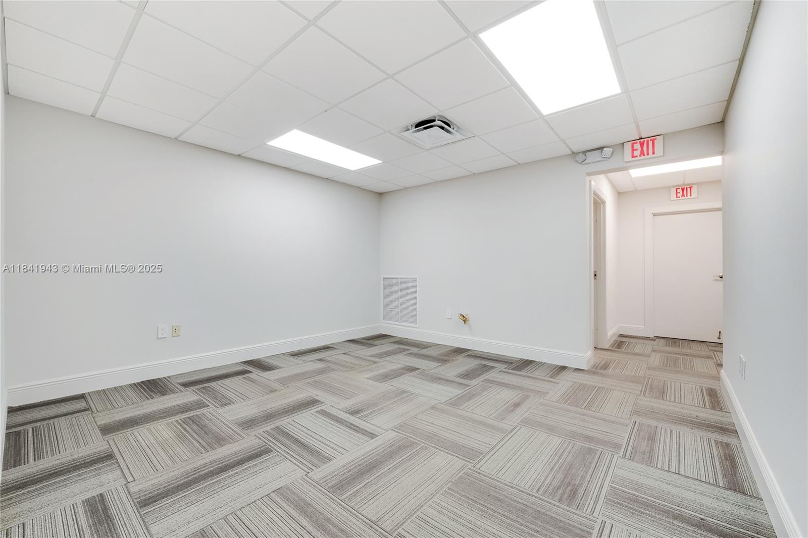 See details 3 / sq. ft. $ 2025-07-16 0 Photo