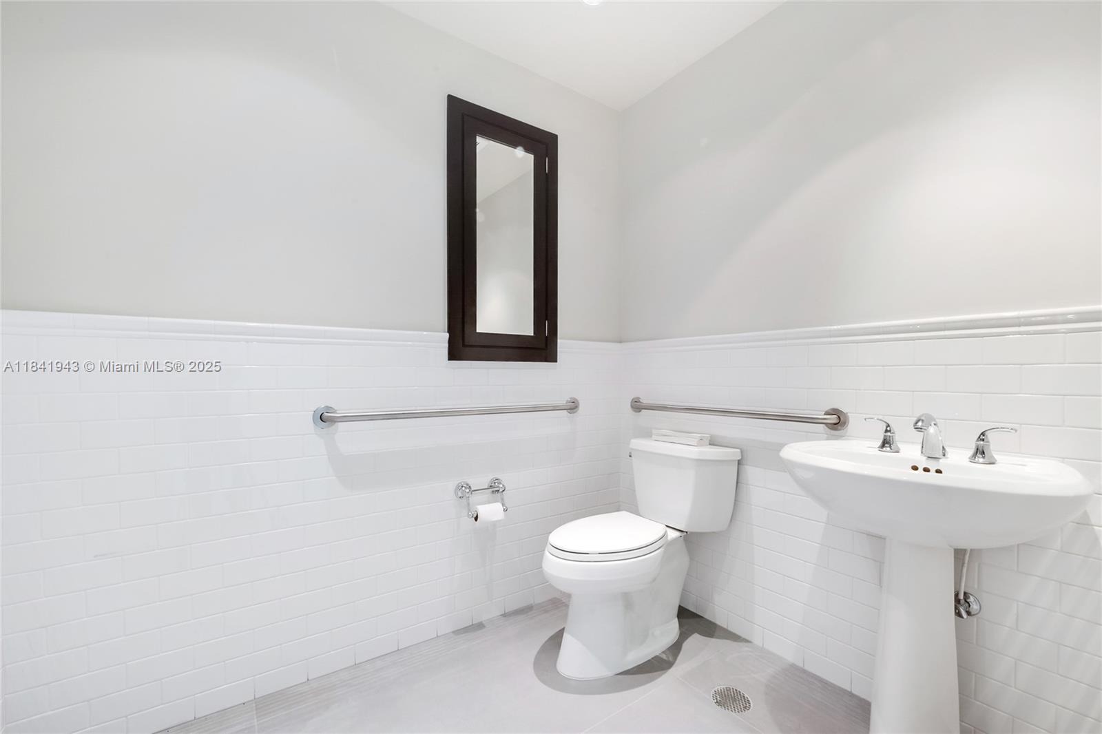 See details 3 / sq. ft. $ 2025-07-16 0 Photo