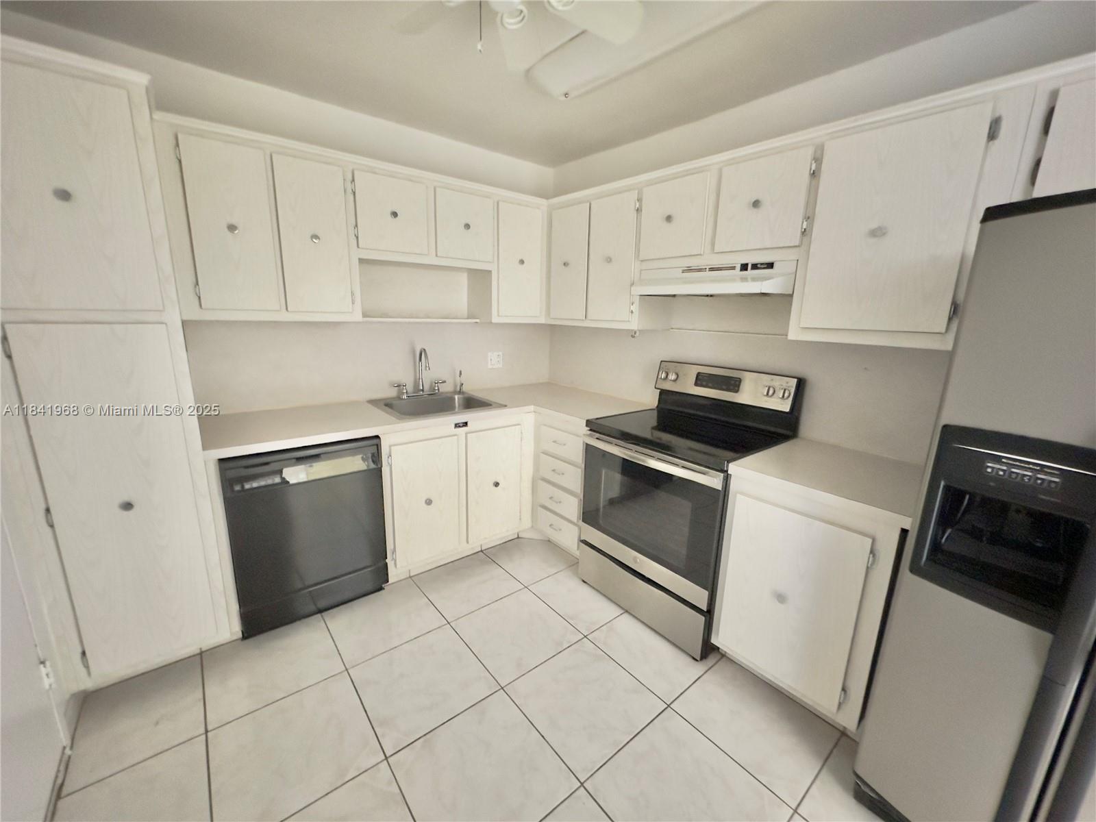 Photo of 3800 Ocean Dr  #1518, Hollywood, Florida, 33019 - 