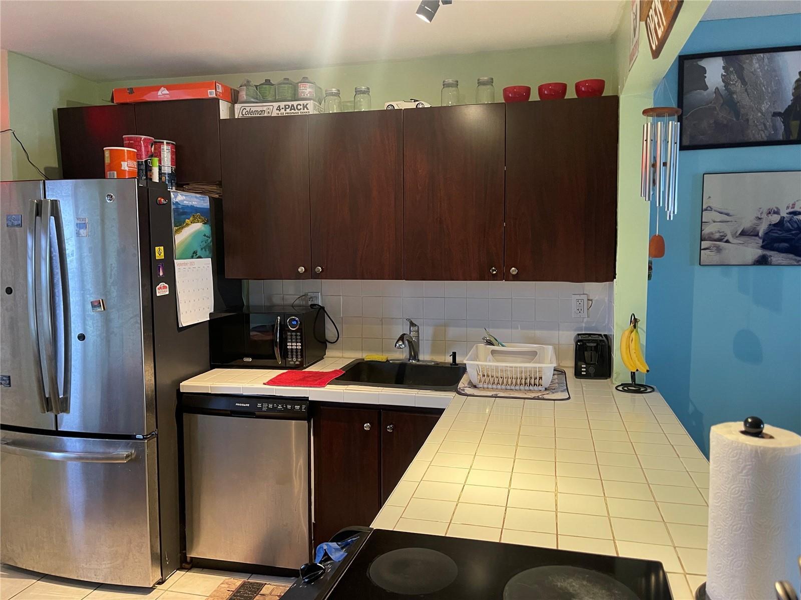 See details 988 2 / 2 1067 sq. ft. $ 2026-06-21 0 Photo