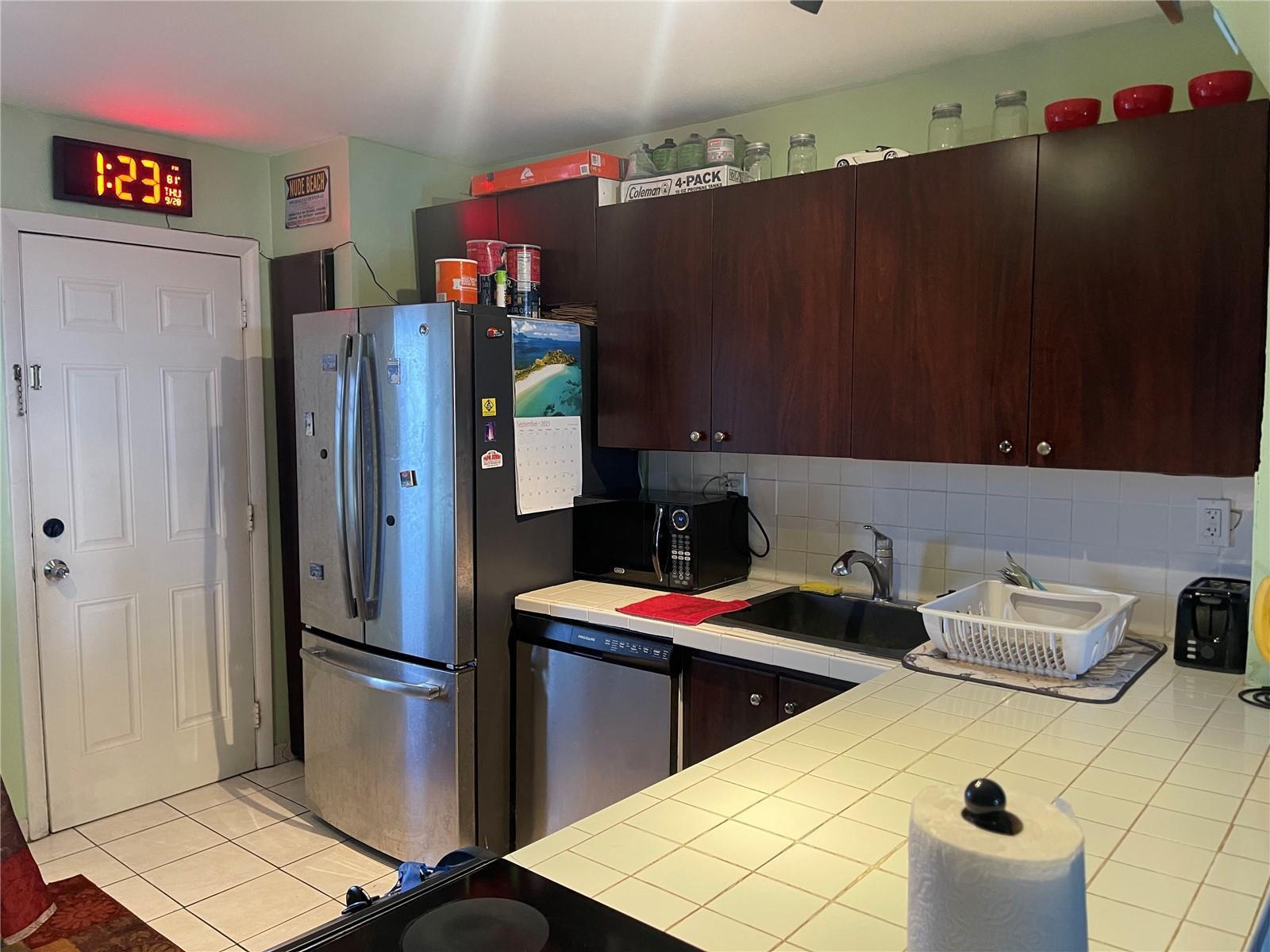 See details 988 2 / 2 1067 sq. ft. $ 2026-06-21 0 Photo
