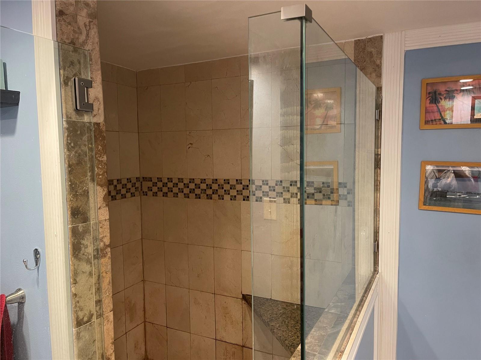See details 988 2 / 2 1067 sq. ft. $ 2026-06-21 0 Photo