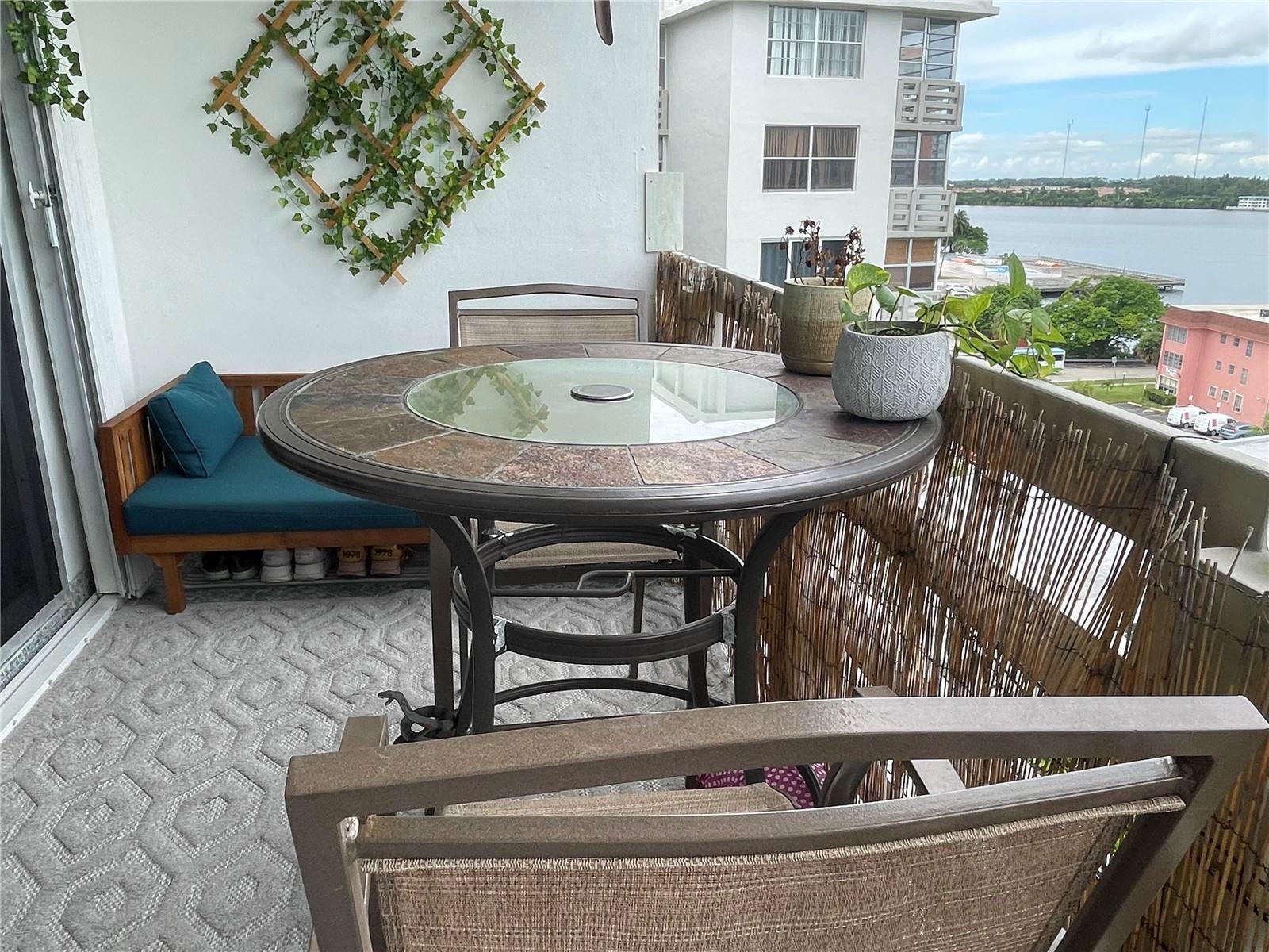 See details 988 2 / 2 1067 sq. ft. $ 2026-06-21 0 Photo