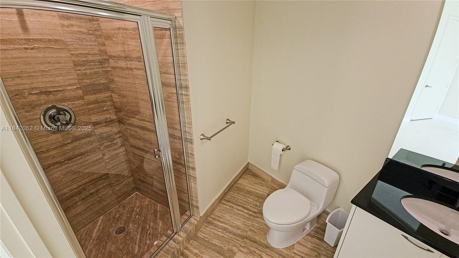 See details 2106 3 / 4 2327 sq. ft. $ 2025-07-17 0 Photo