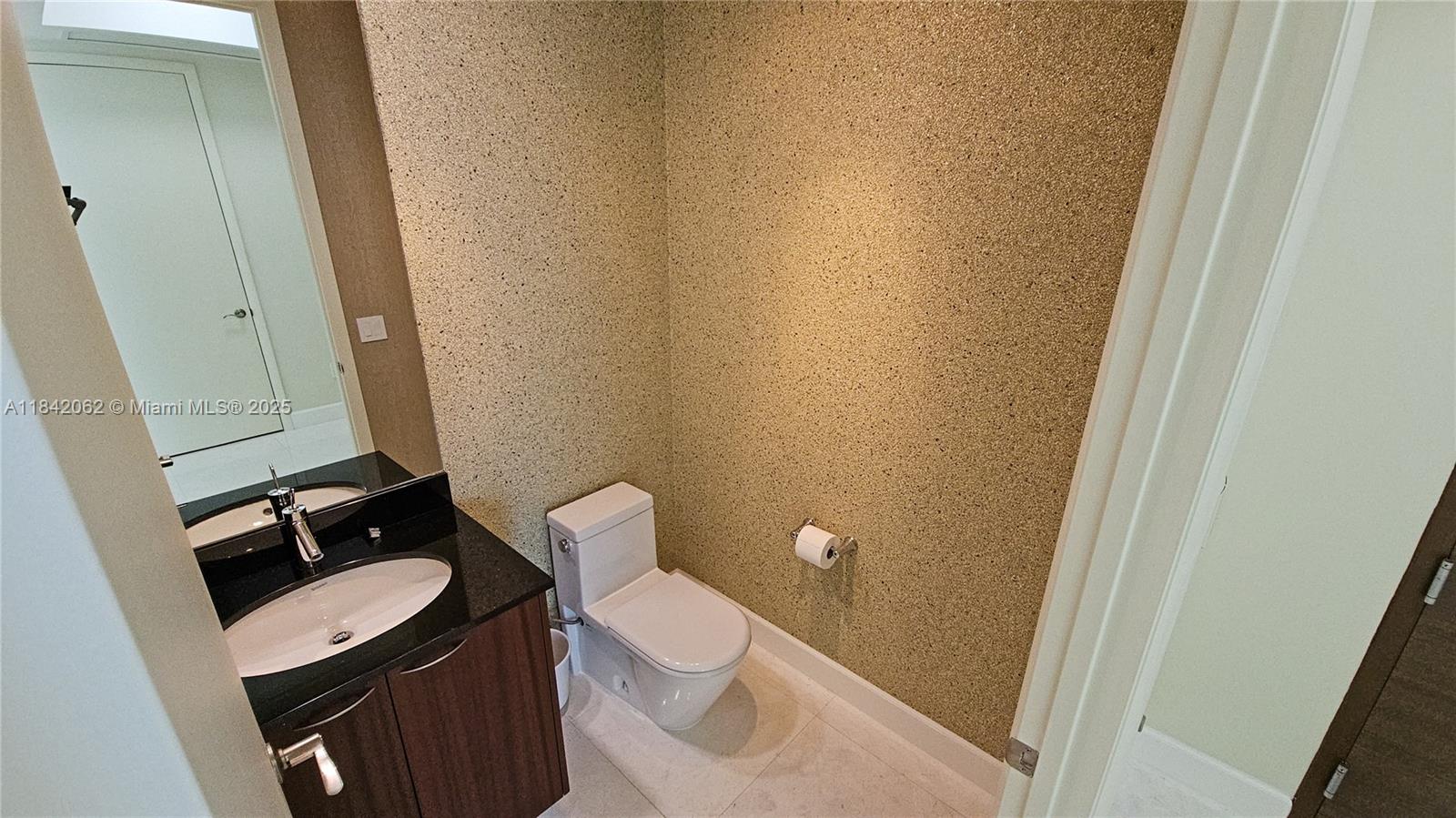 See details 2106 3 / 4 2327 sq. ft. $ 2025-07-17 0 Photo