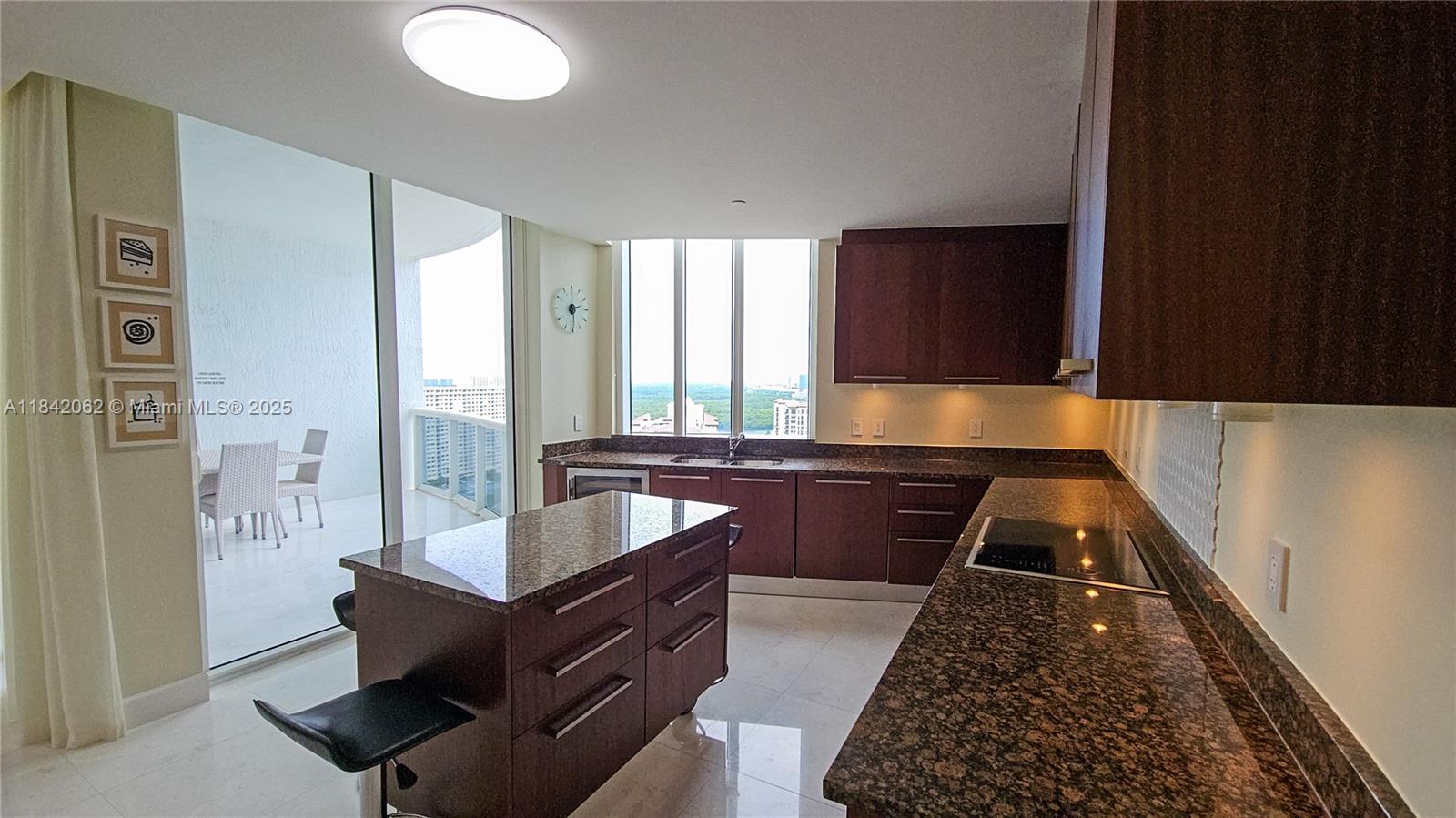 See details 2106 3 / 4 2327 sq. ft. $ 2025-07-17 0 Photo