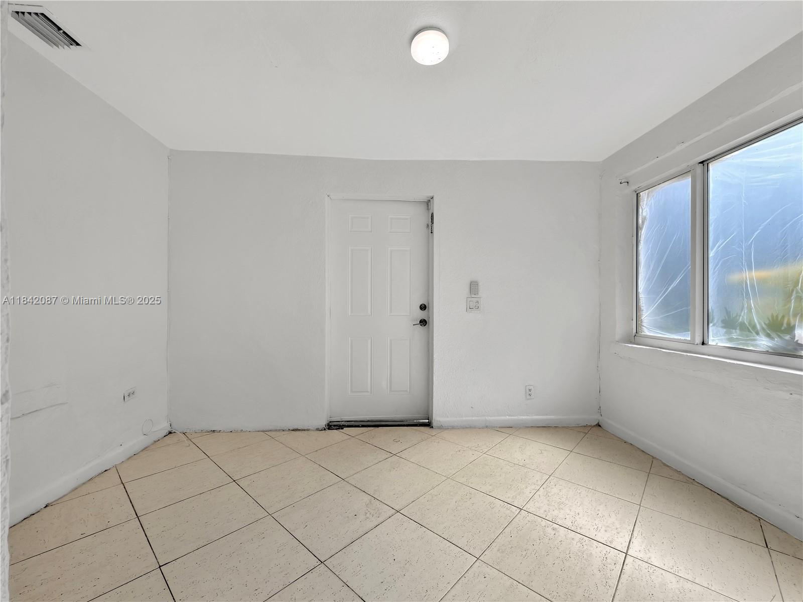 Ver detalles / 1342 sq. ft. $ 2025-07-17 0 foto