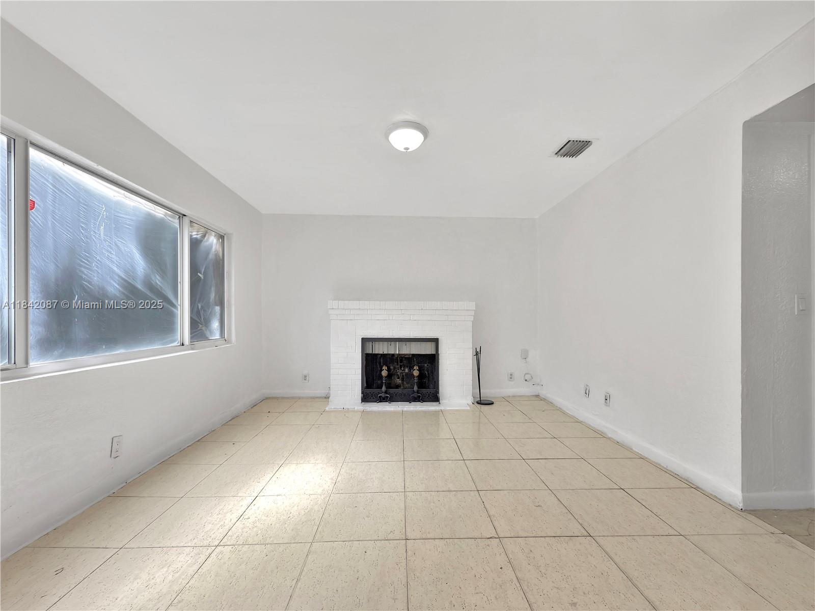 Ver detalles / 1342 sq. ft. $ 2025-07-17 0 foto