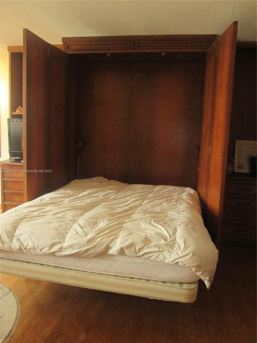 See details 710 0 / 1 595 sq. ft. $ 2025-07-17 0 Photo