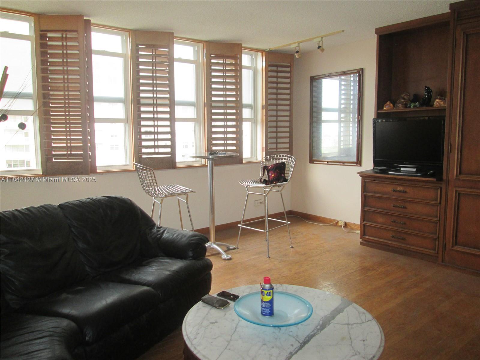 See details 710 0 / 1 595 sq. ft. $ 2025-07-17 0 Photo