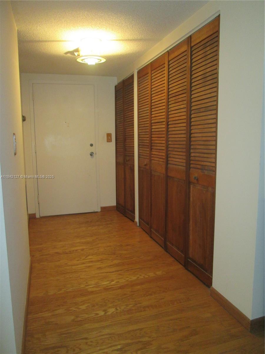 See details 710 0 / 1 595 sq. ft. $ 2025-07-17 0 Photo