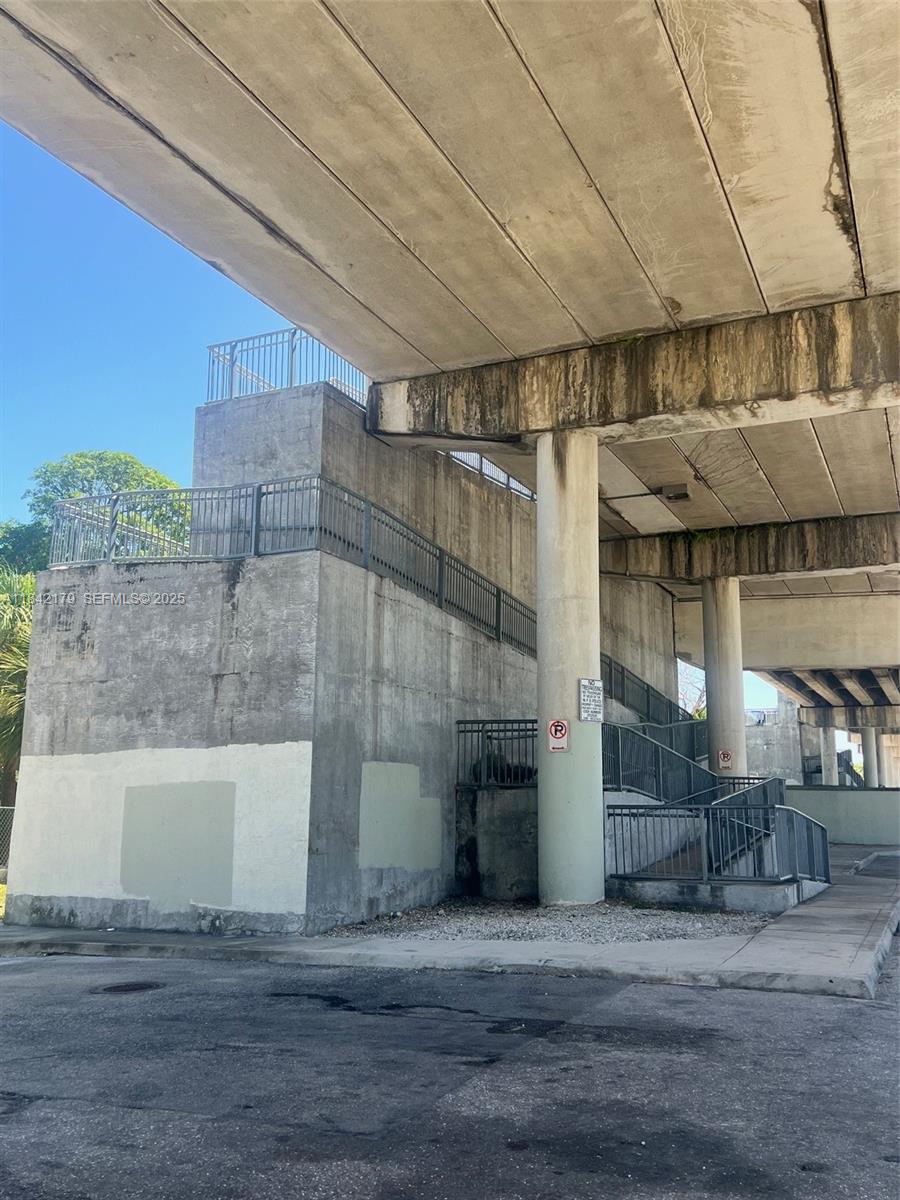 See details / sq. ft. $ 2025-11-22 0 Photo