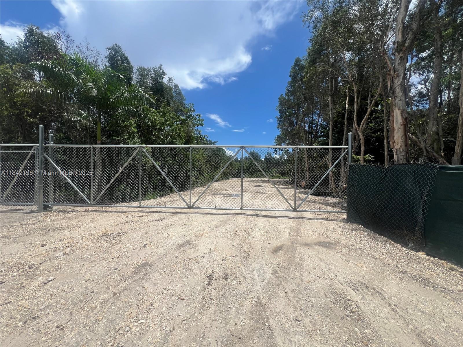 See details / sq. ft. $ 2025-07-17 0 Photo