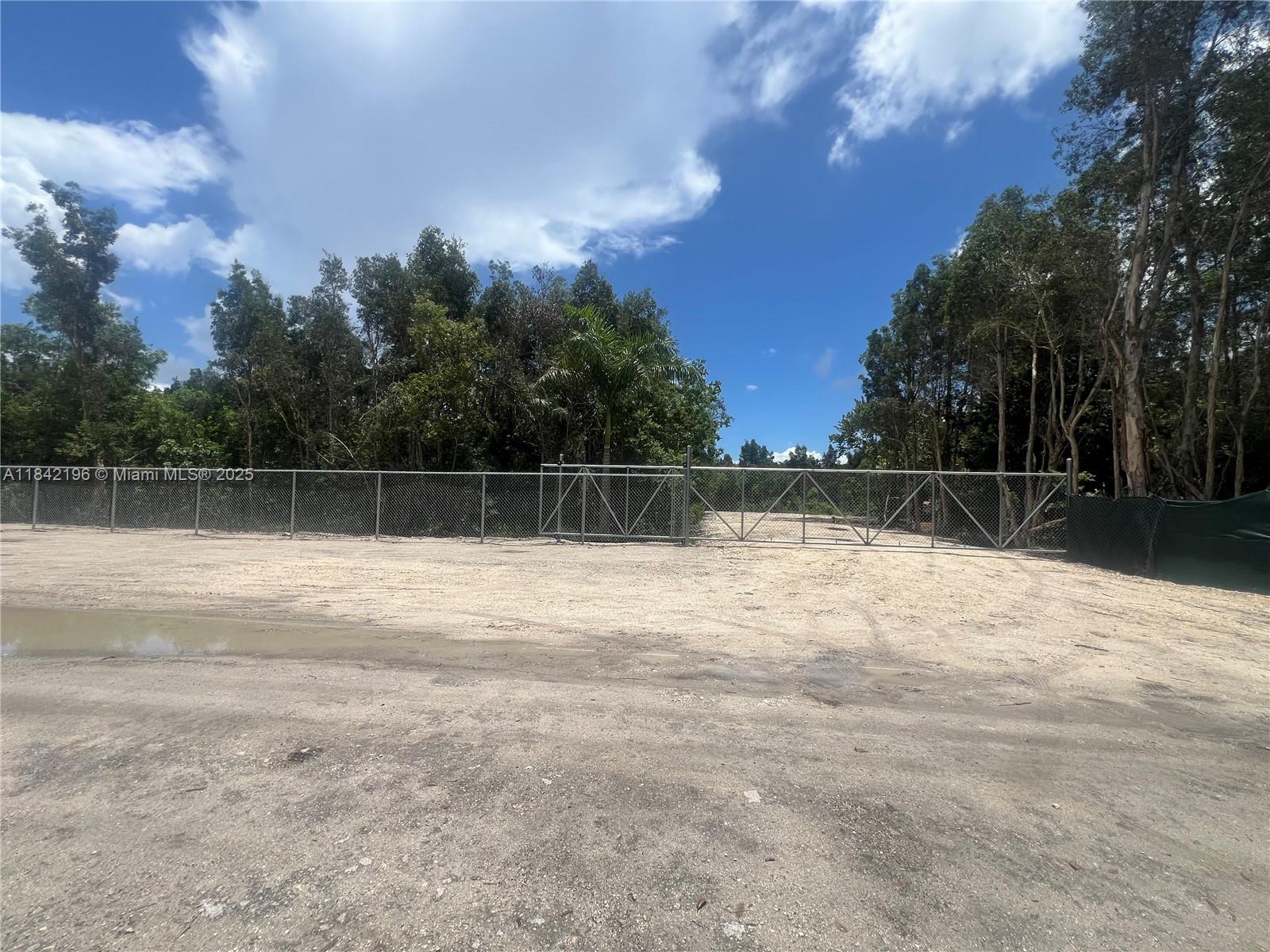 See details / sq. ft. $ 2025-07-17 0 Photo