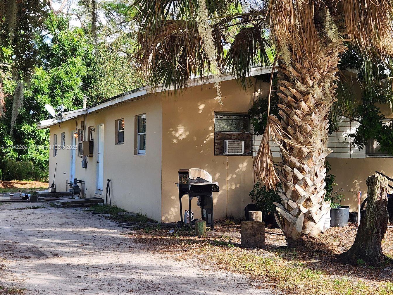 See details / 1296 sq. ft. $ 2025-07-17 0 Photo
