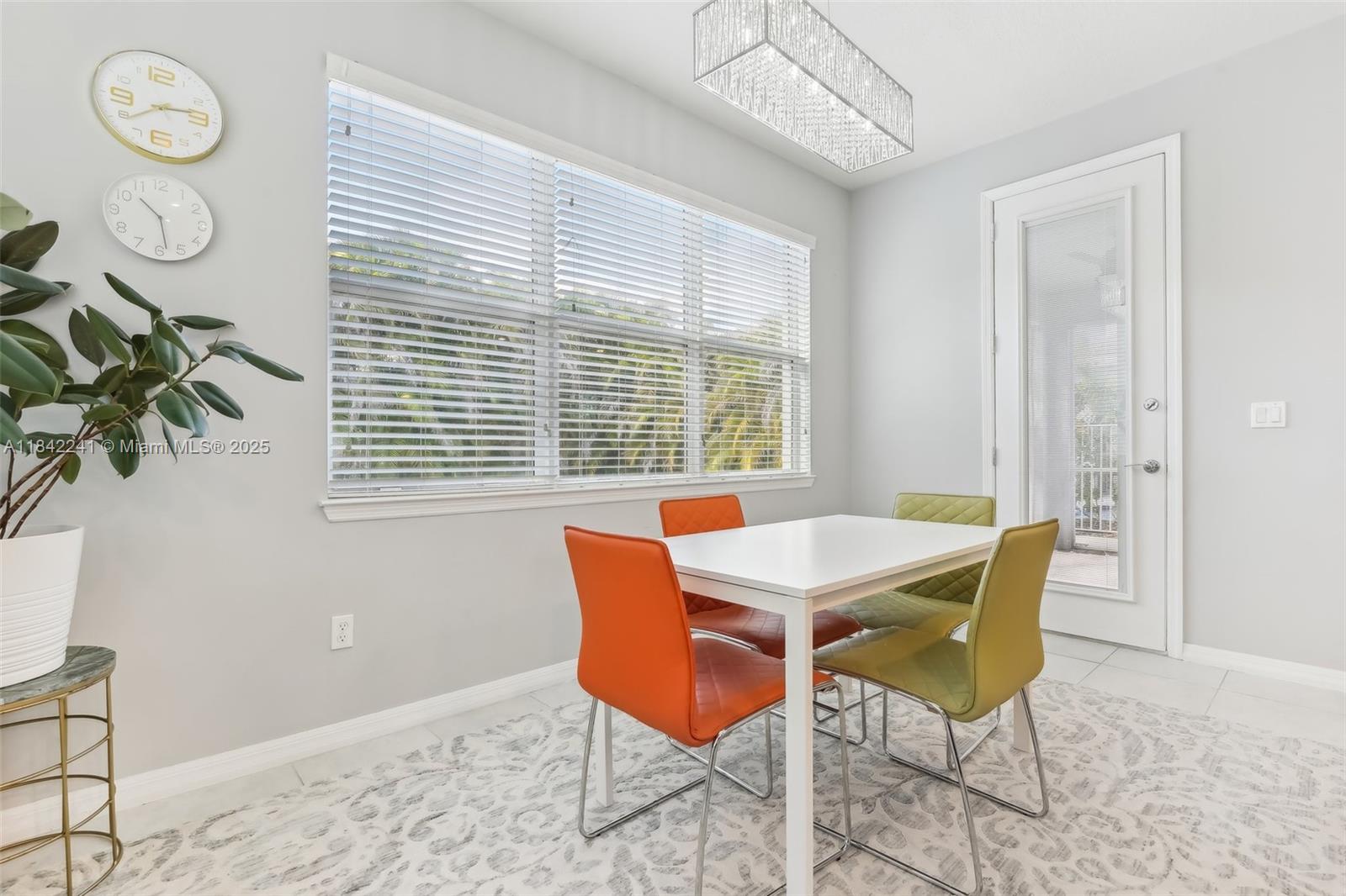 See details 1402 3 / 3 2220 sq. ft. $ 2025-08-07 0 Photo