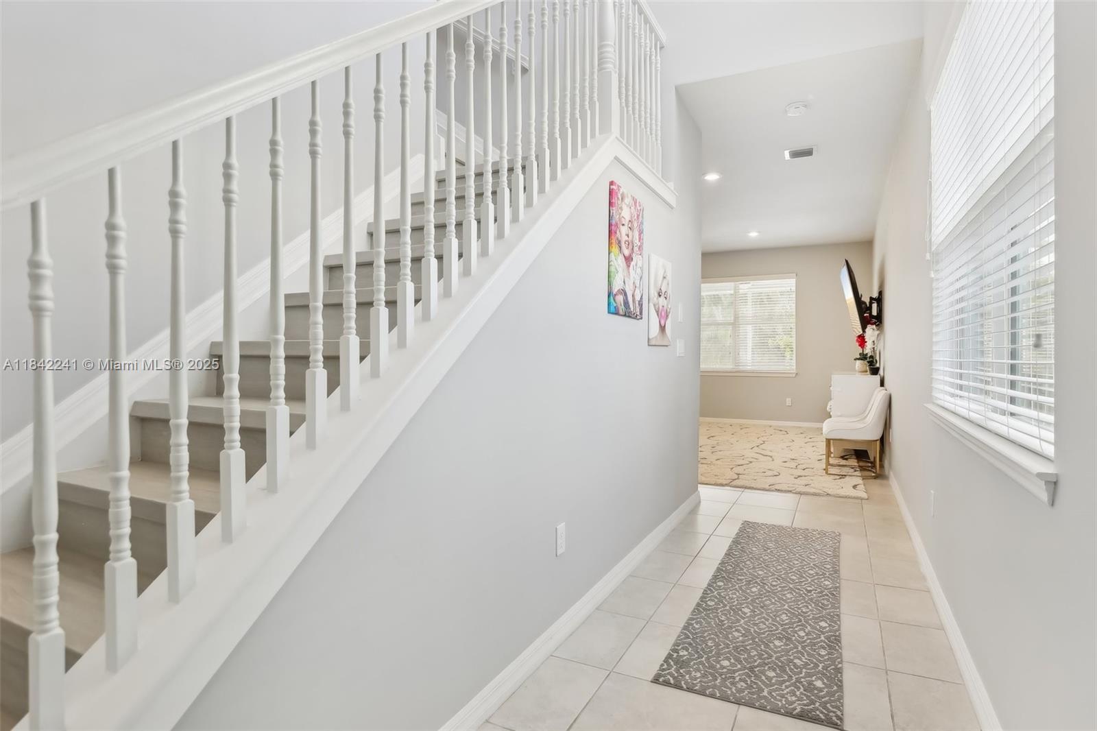 See details 1402 3 / 3 2220 sq. ft. $ 2025-08-07 0 Photo
