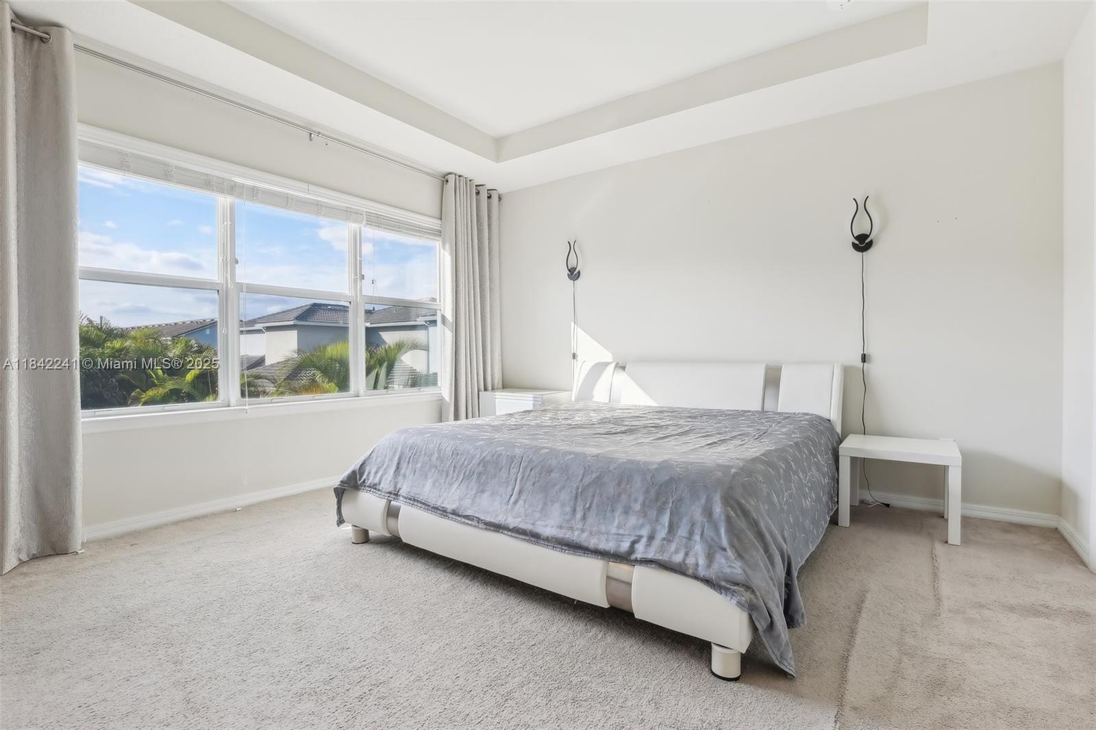 See details 1402 3 / 3 2220 sq. ft. $ 2025-08-07 0 Photo