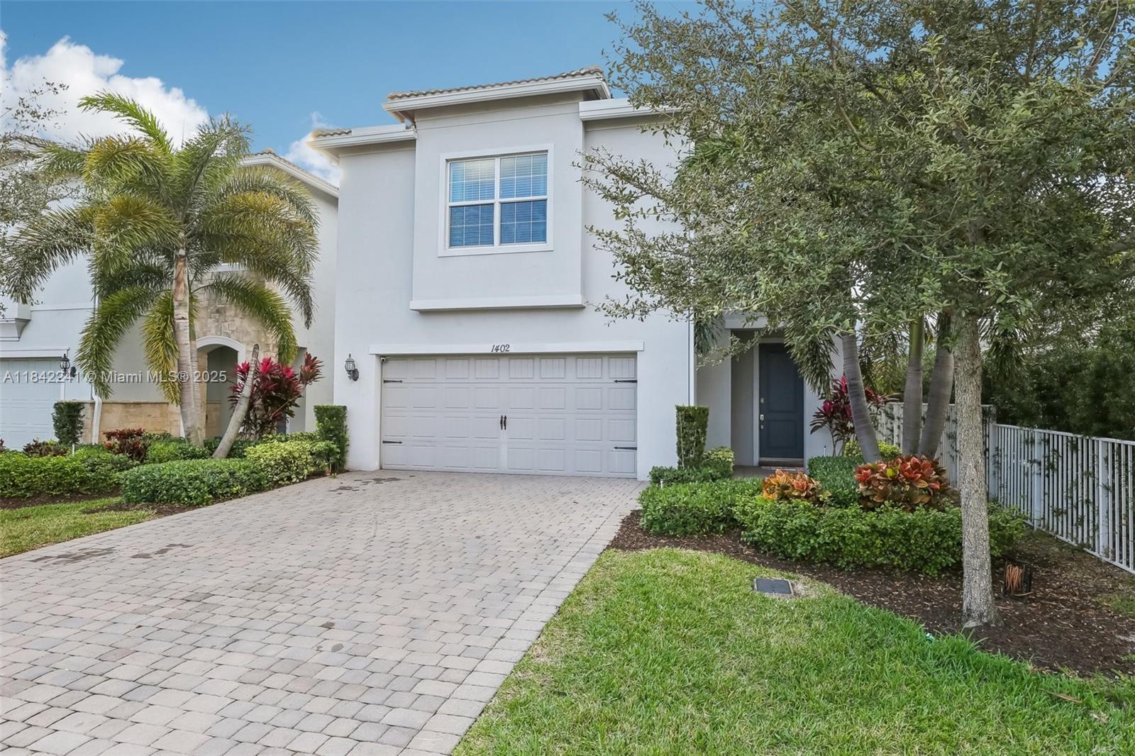 See details 1402 3 / 3 2220 sq. ft. $ 2025-08-07 0 Photo