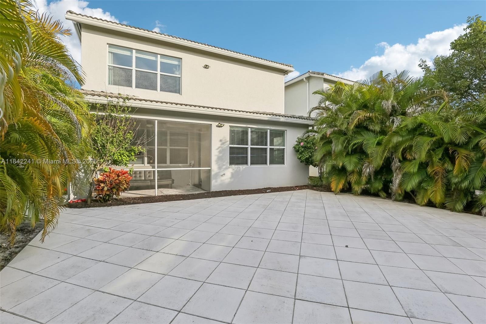 See details 1402 3 / 3 2220 sq. ft. $ 2025-08-07 0 Photo