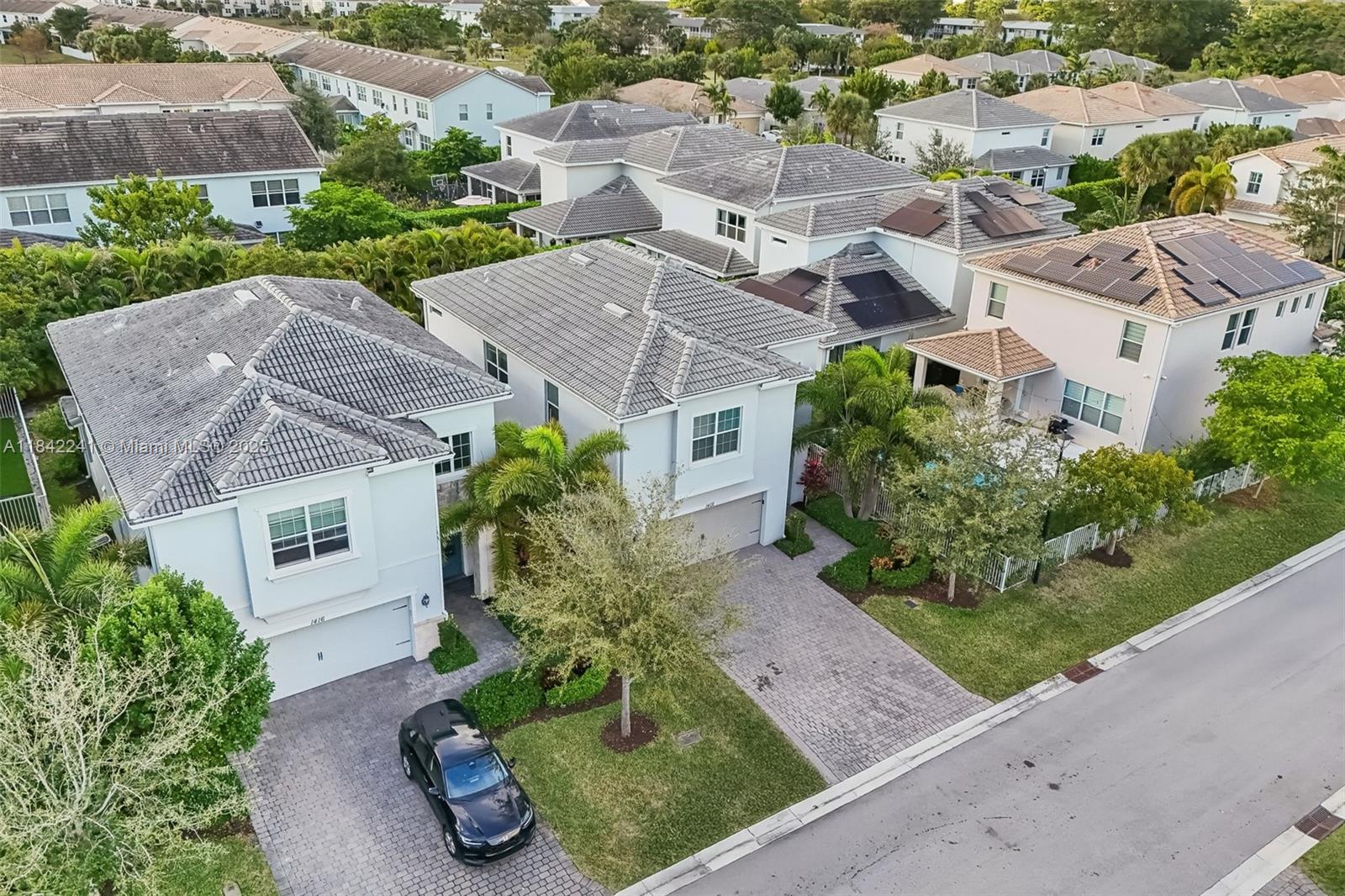 See details 1402 3 / 3 2220 sq. ft. $ 2025-08-07 0 Photo