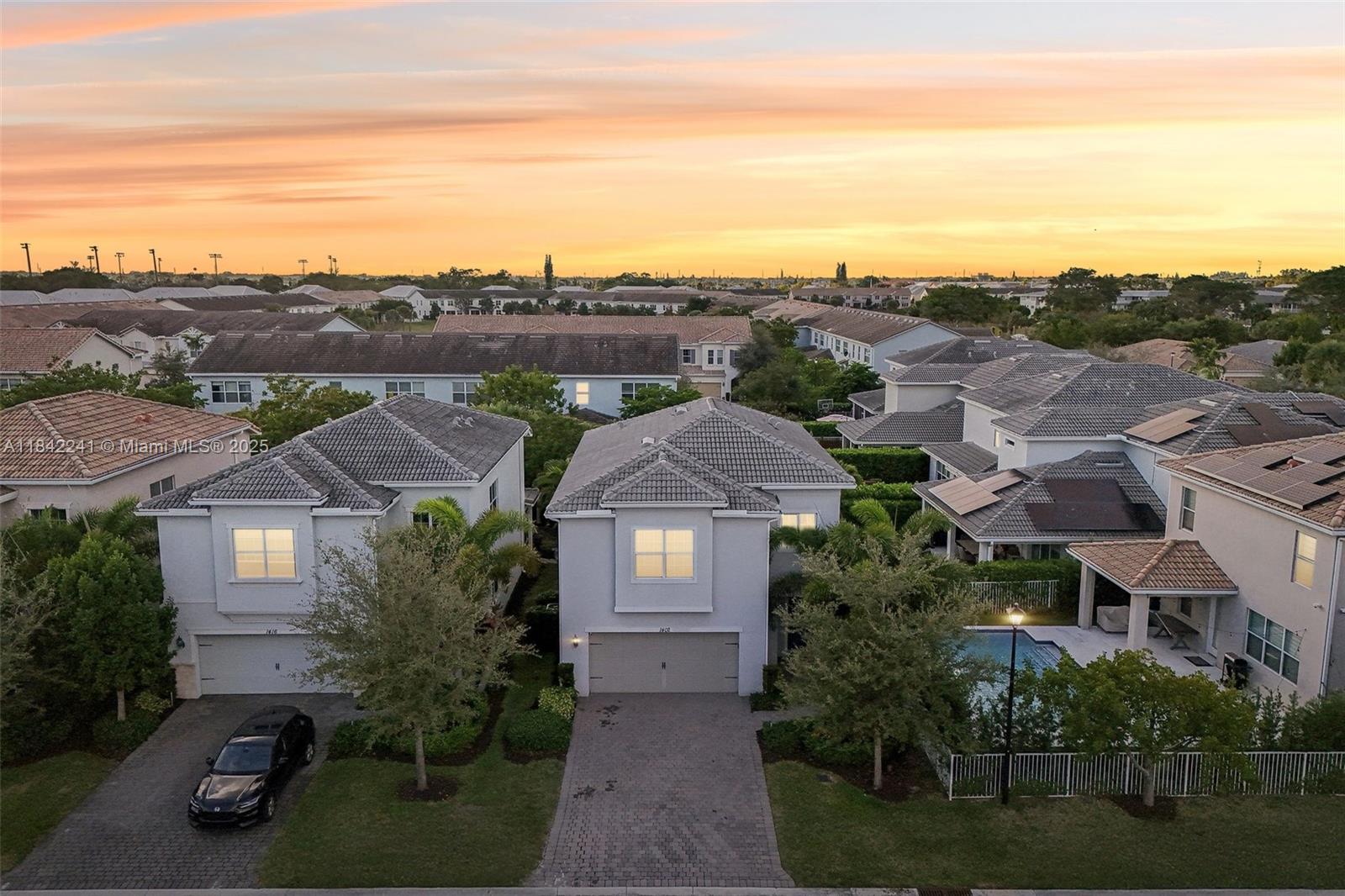 See details 1402 3 / 3 2220 sq. ft. $ 2025-08-07 0 Photo