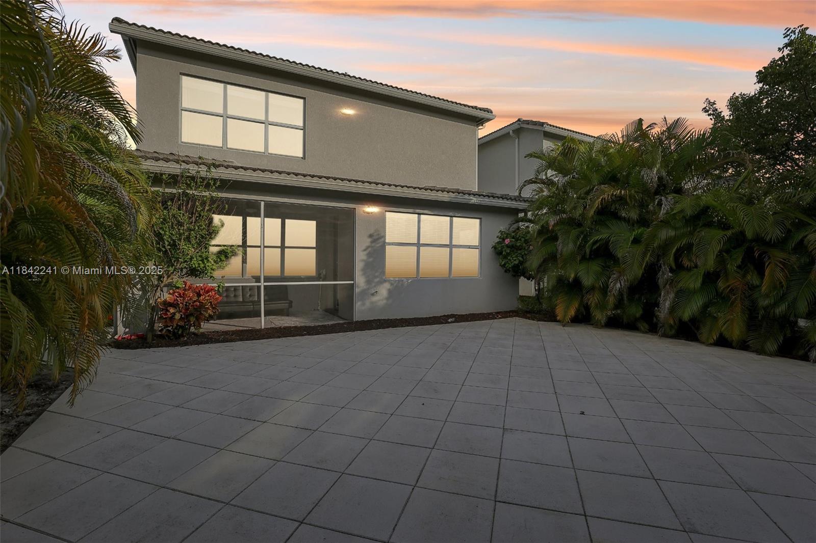 See details 1402 3 / 3 2220 sq. ft. $ 2025-08-07 0 Photo