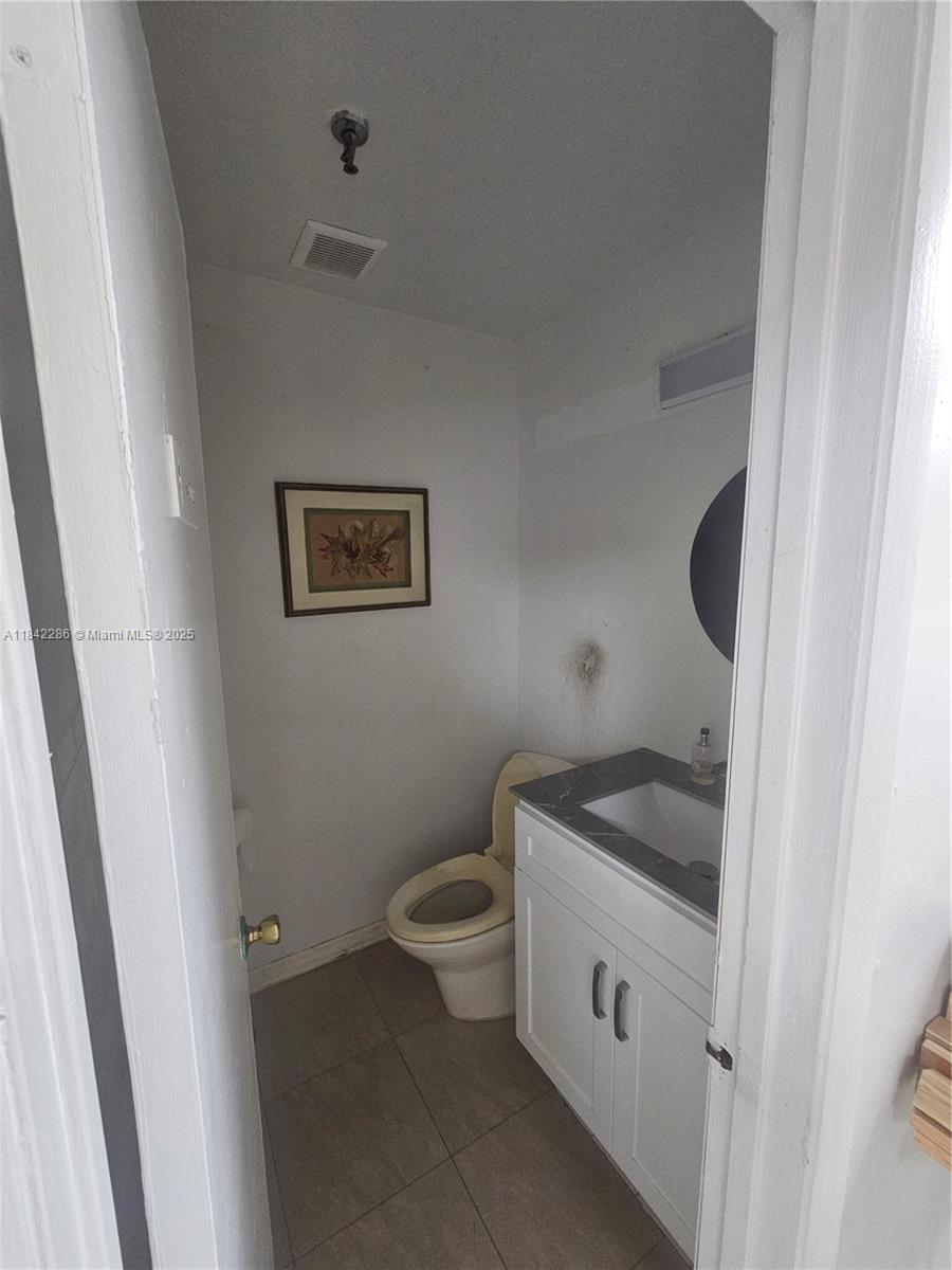 See details / sq. ft. $ 2025-07-17 0 Photo