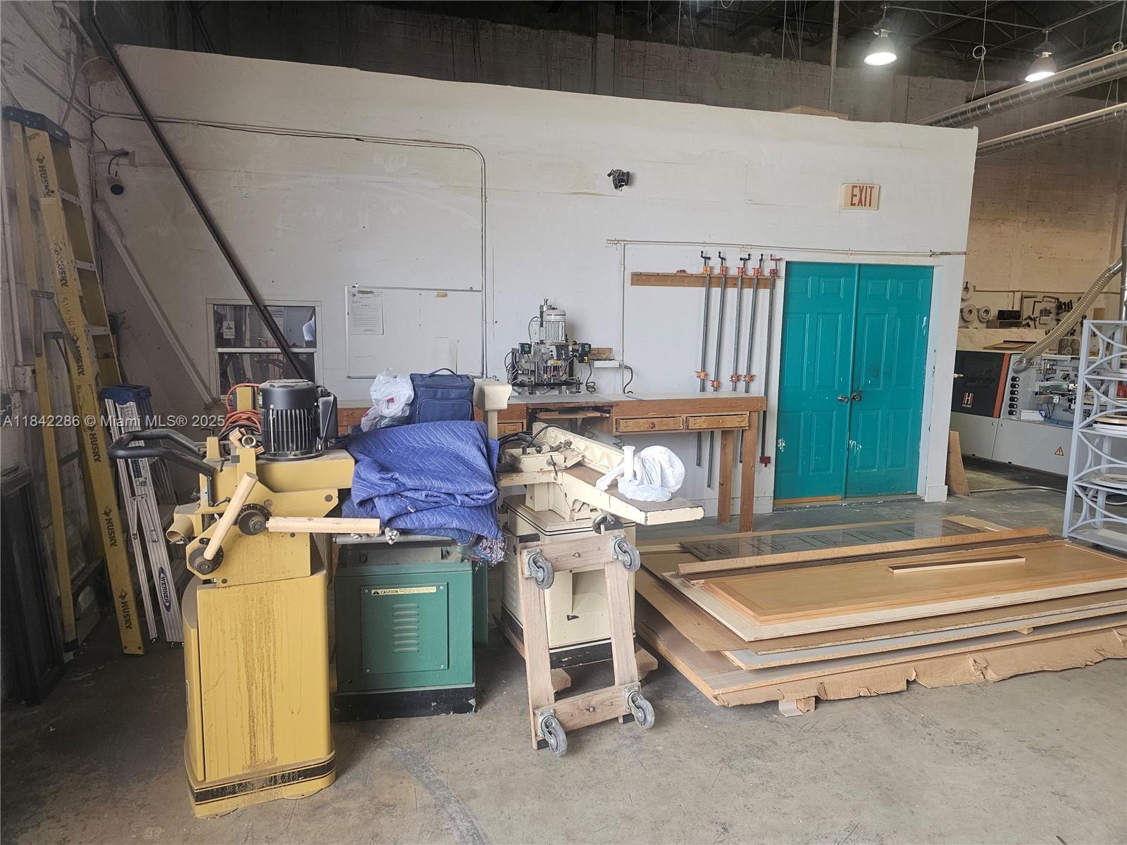 See details / sq. ft. $ 2025-07-17 0 Photo