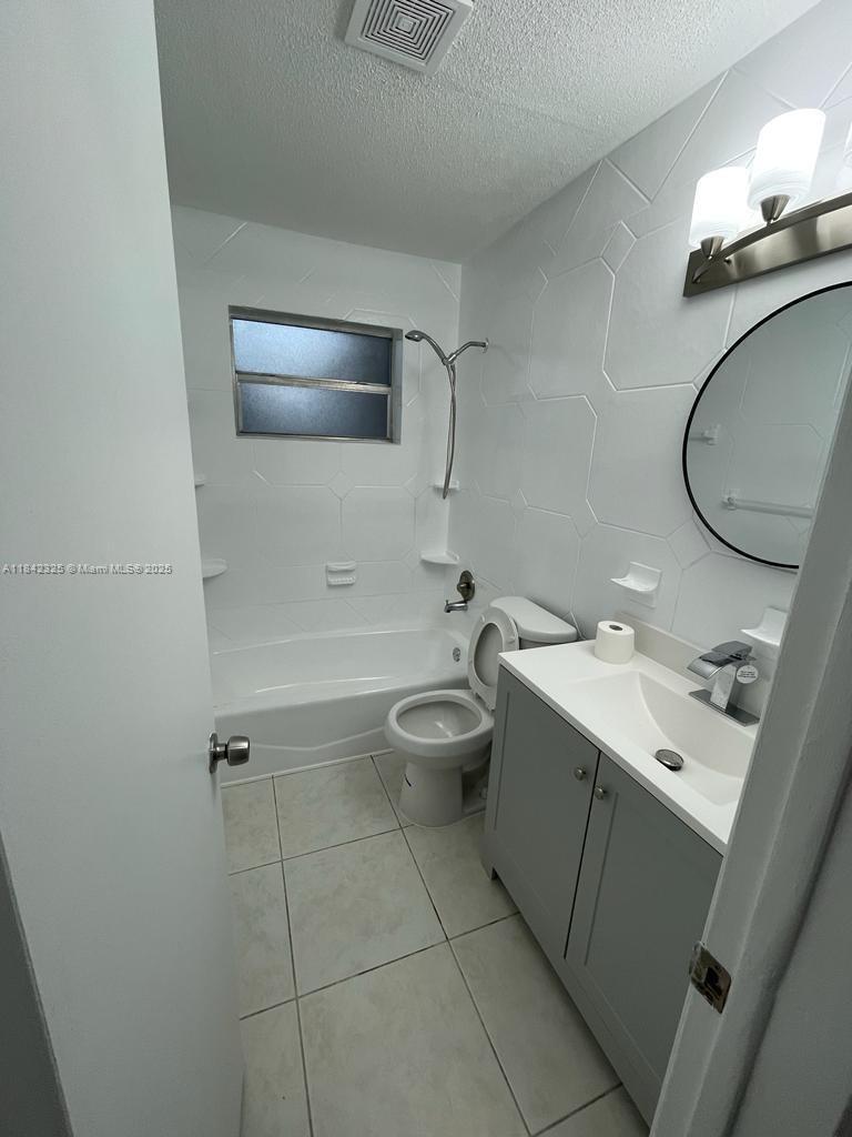 Ver detalles / 2768 sq. ft. $ 2025-07-17 0 foto