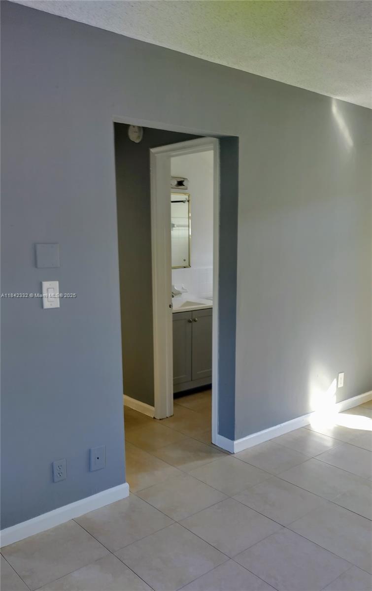 Ver detalles / 1980 sq. ft. $ 2025-07-17 0 foto