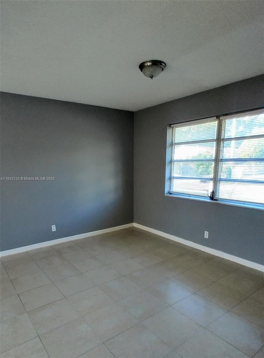 Ver detalles / 1980 sq. ft. $ 2025-07-17 0 foto