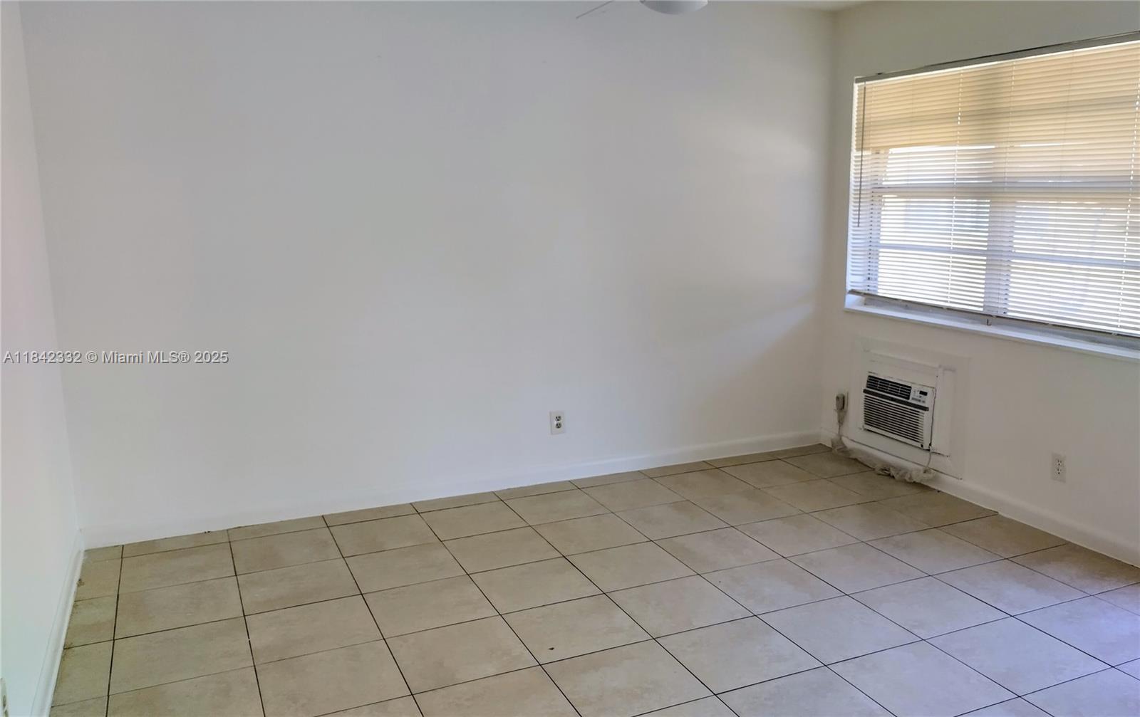 Ver detalles / 1980 sq. ft. $ 2025-07-17 0 foto