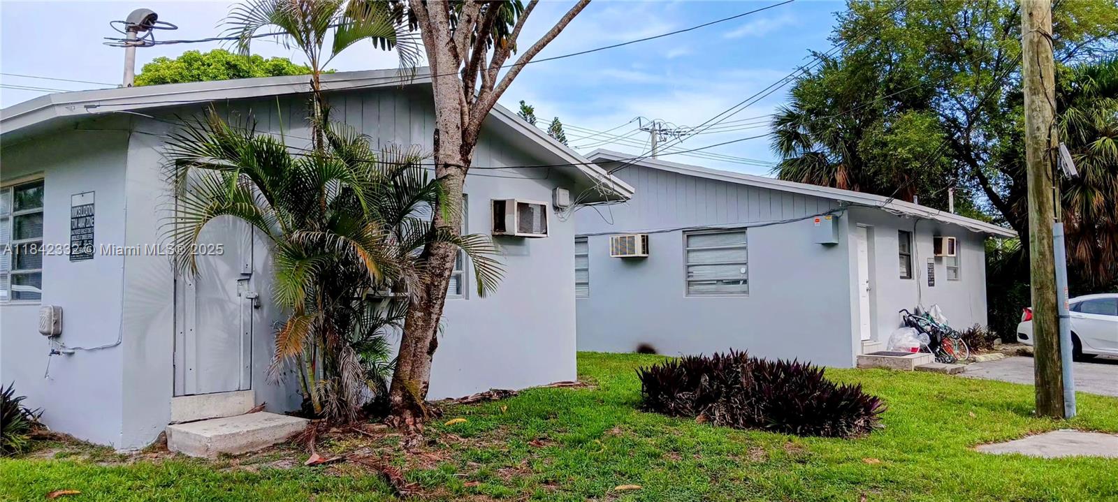 Ver detalles / 1980 sq. ft. $ 2025-07-17 0 foto