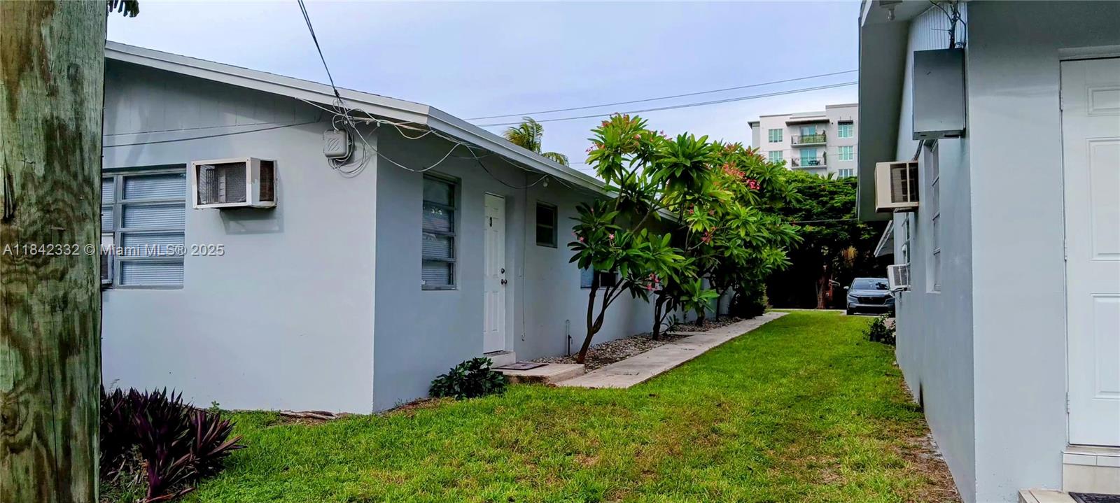 Ver detalles / 1980 sq. ft. $ 2025-07-17 0 foto