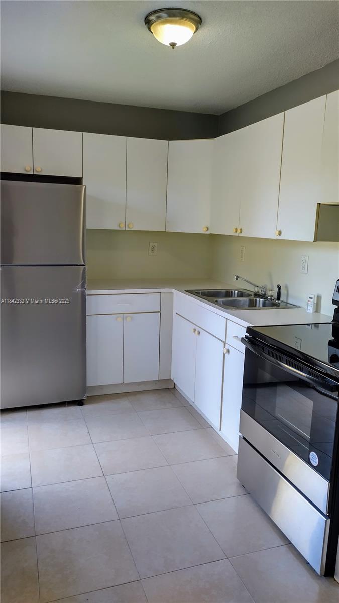 Ver detalles / 1980 sq. ft. $ 2025-07-17 0 foto