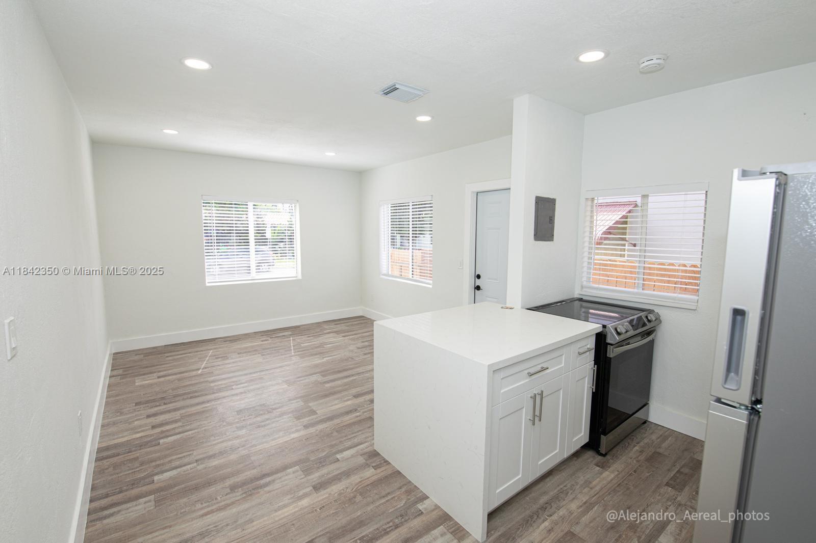 Ver detalles / 1850 sq. ft. $ 2025-07-17 0 foto