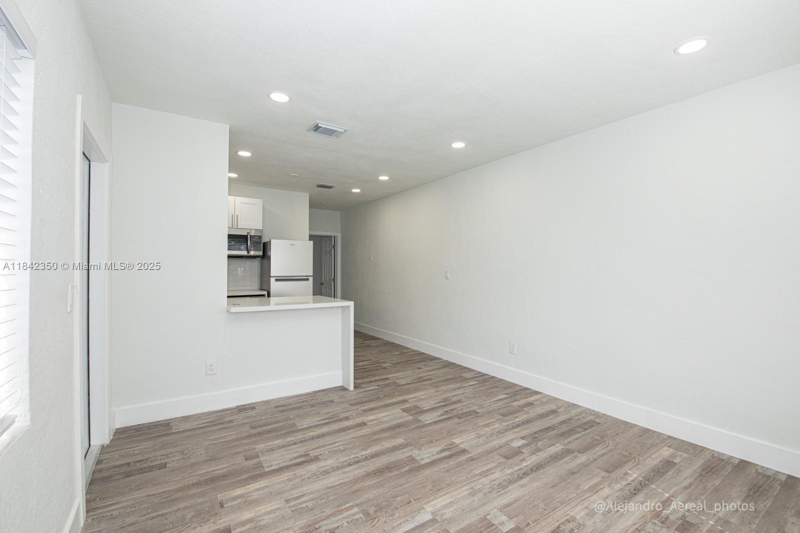 Ver detalles / 1850 sq. ft. $ 2025-07-17 0 foto