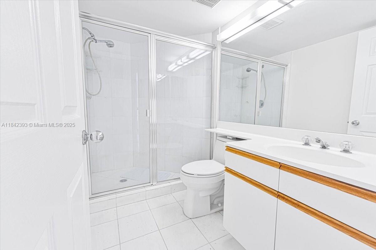 Photo of 3500 Mystic Pointe Dr  #2101, Aventura, Florida, 33180 - 