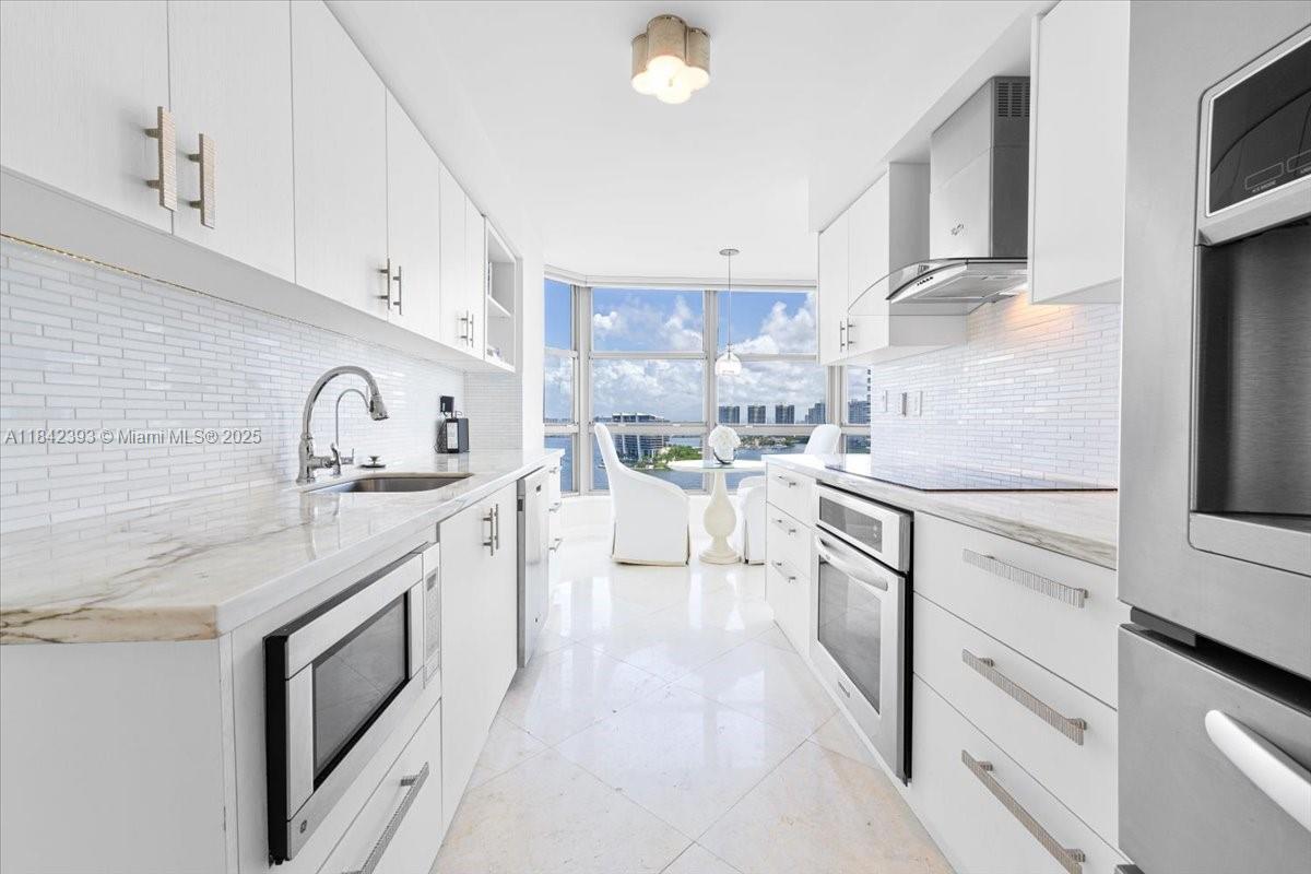 Photo of 3500 Mystic Pointe Dr  #2101, Aventura, Florida, 33180 - 