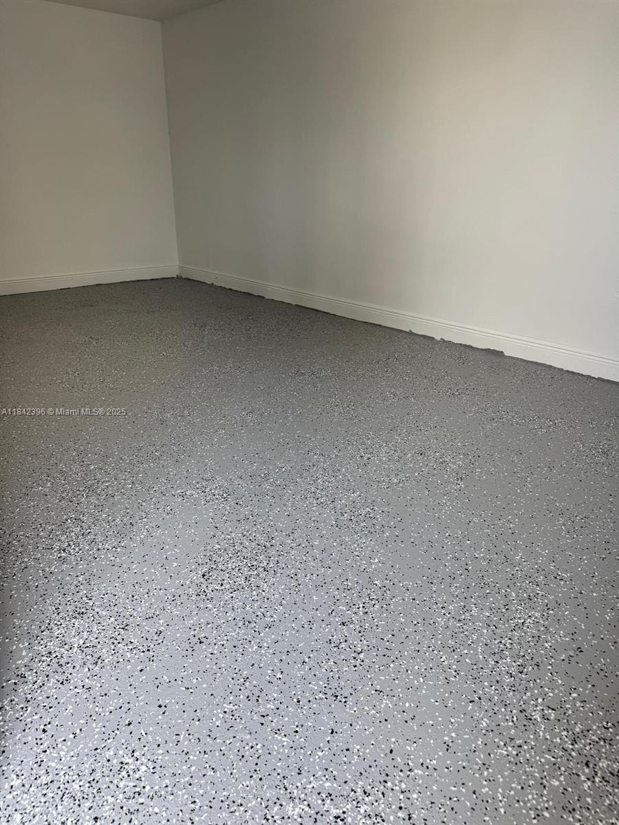 See details 1584 / sq. ft. $ 2025-07-17 0 Photo