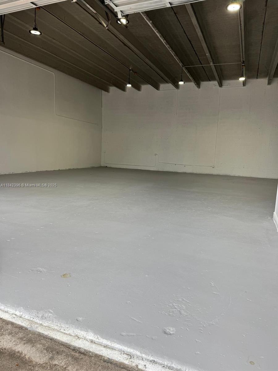 See details 1584 / sq. ft. $ 2025-07-17 0 Photo