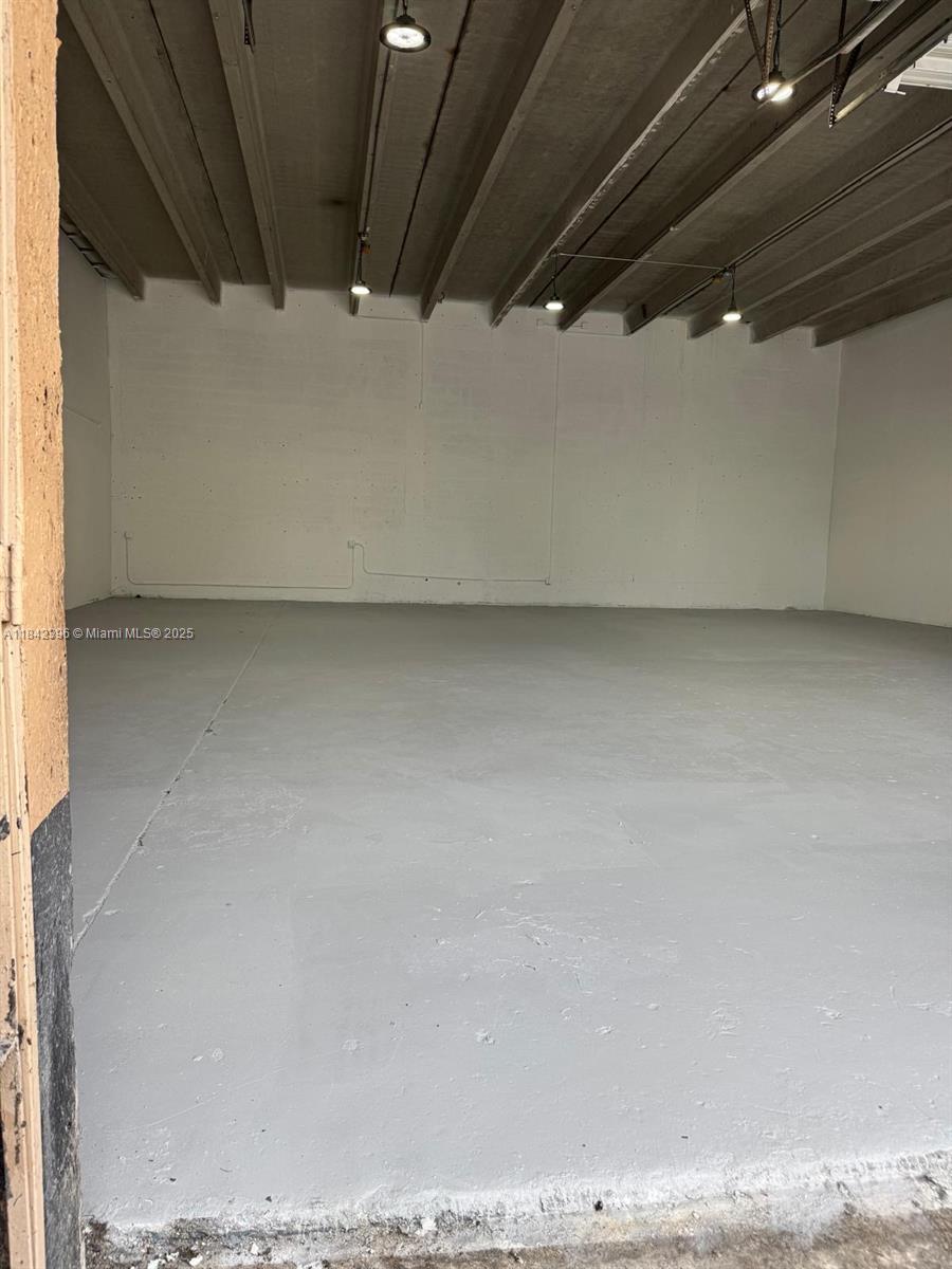 See details 1584 / sq. ft. $ 2025-07-17 0 Photo