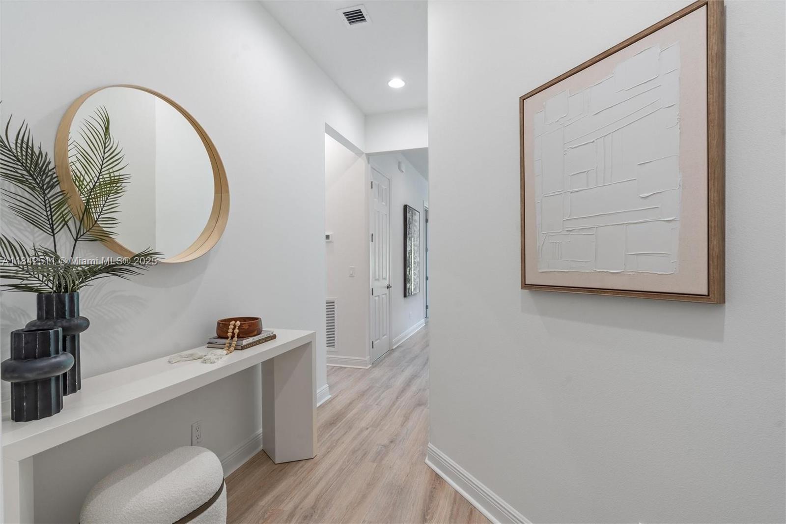 See details 11539 3 / 2 1646 sq. ft. $ 2025-07-26 0 Photo