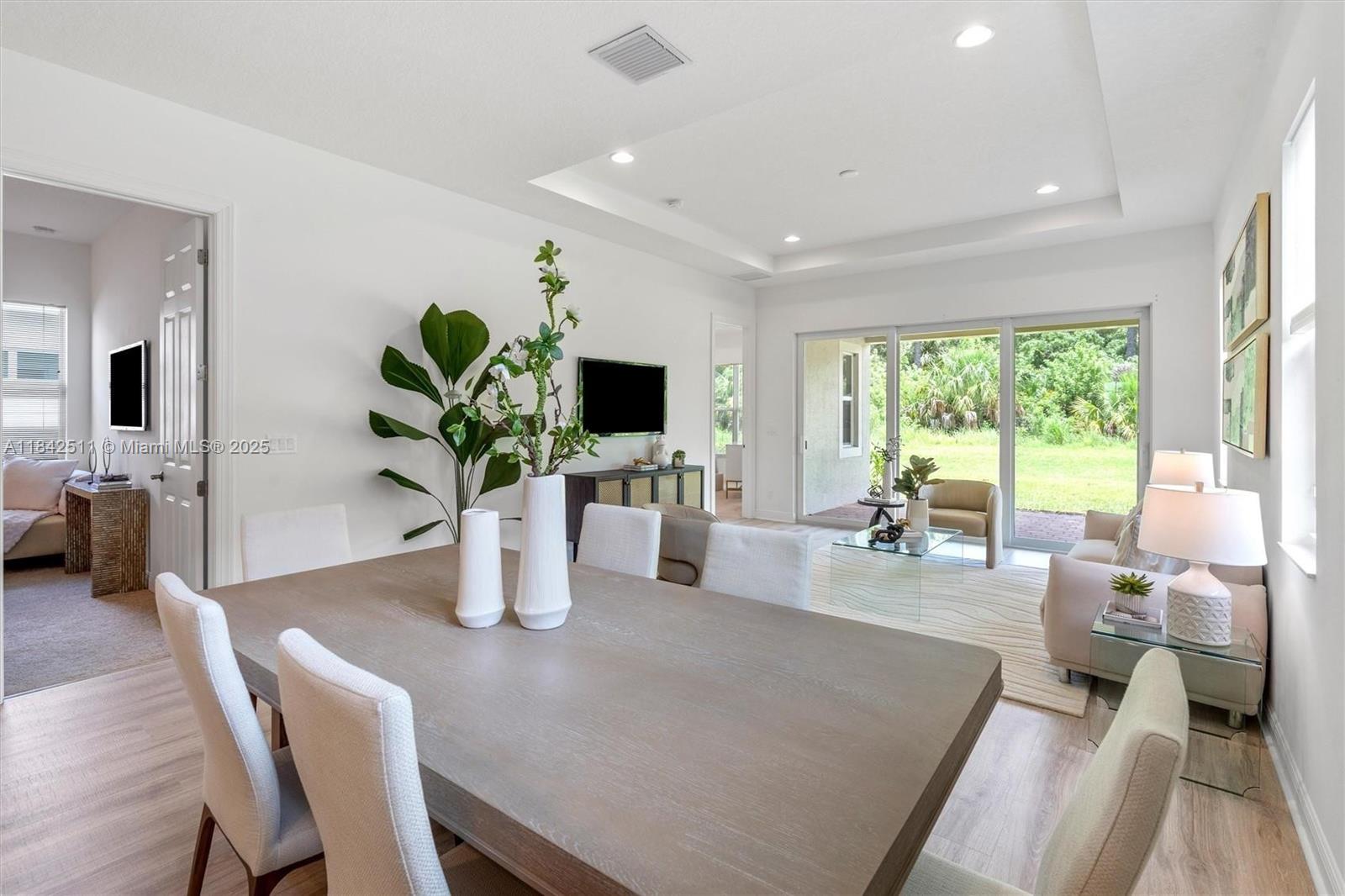 See details 11539 3 / 2 1646 sq. ft. $ 2025-07-26 0 Photo